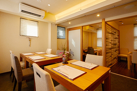 Interior & Private Rooms